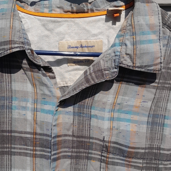 Tommy Bahama Mens XL  100% SILK Gray and Blue Checkered Button Up Collared Shirt - Picture 2 of 5